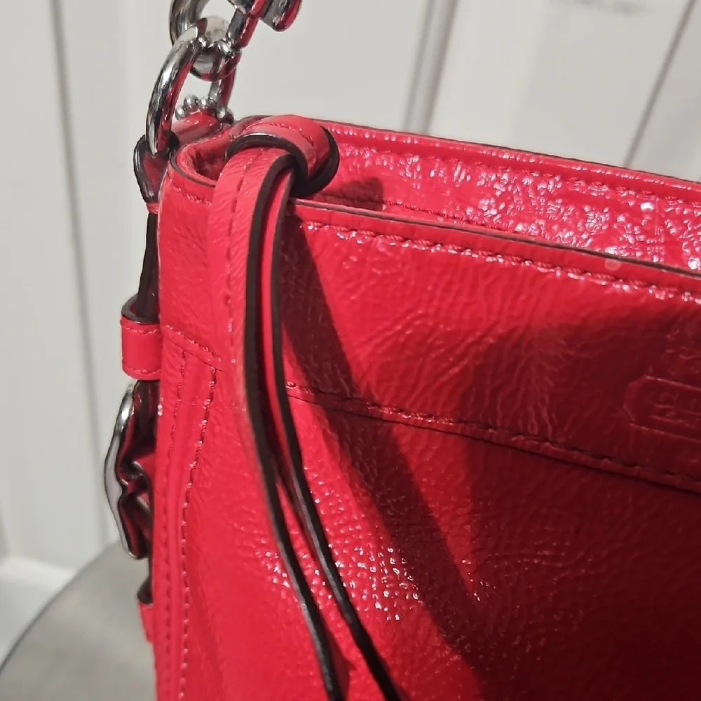 Coach patent Leather red Shoulder Bag Zoe EUC